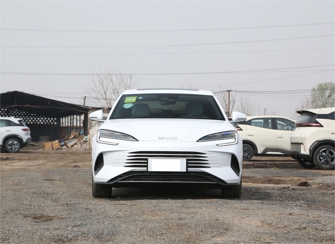 2024 Byd Honor Seal Lüks 121Km Hibrit Sedan Hibrit Araba akıcı çizgi tasarımı
