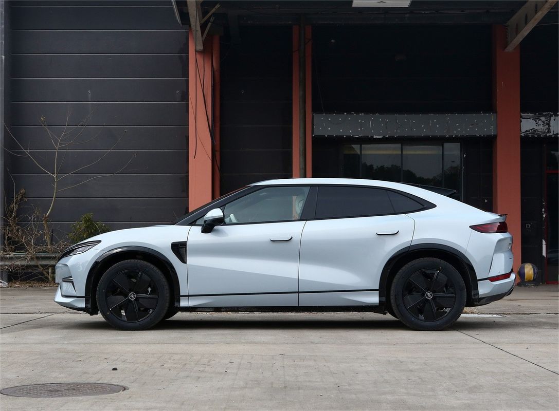 662KM Surpassing B-Class SUV Comfort Coupe With R20 Tire Size 2024 BYD Song L