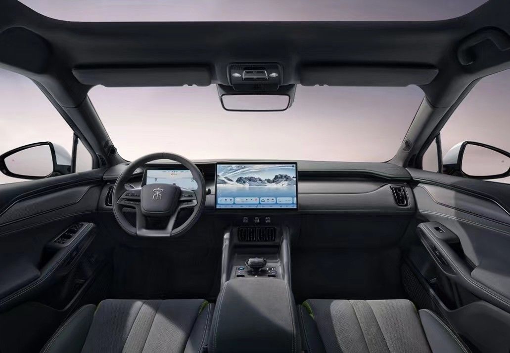 Experience the Thrill of Racing with BYD Song L Four-Wheel Drive and Panoramic Sunroof