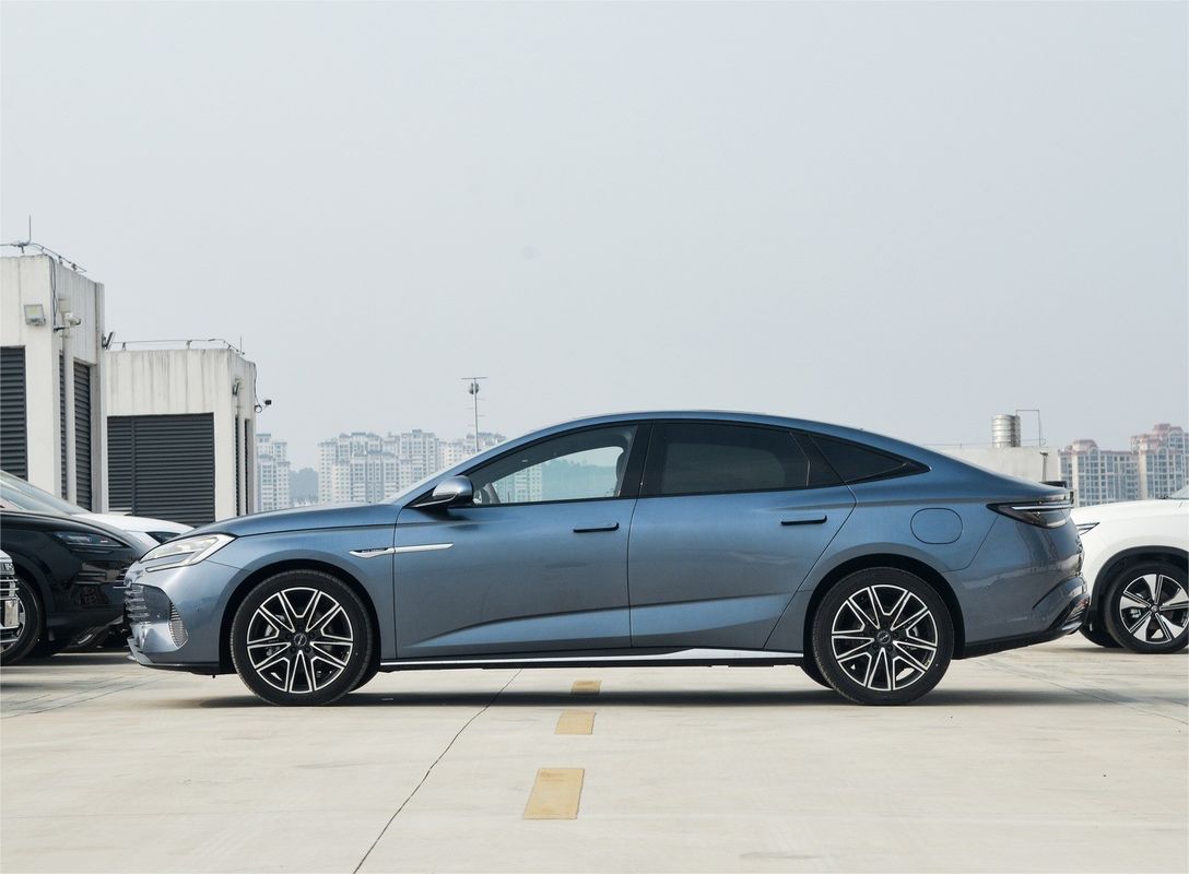Panoramic Sunroof Byd DM-i 200KM the Honor Flagship in Hybrid Sedans