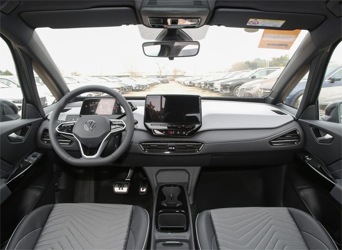 2024 VOLKSWAGEN ID-3 Coche eléctrico personalizable y asequible con luces diurnas LED