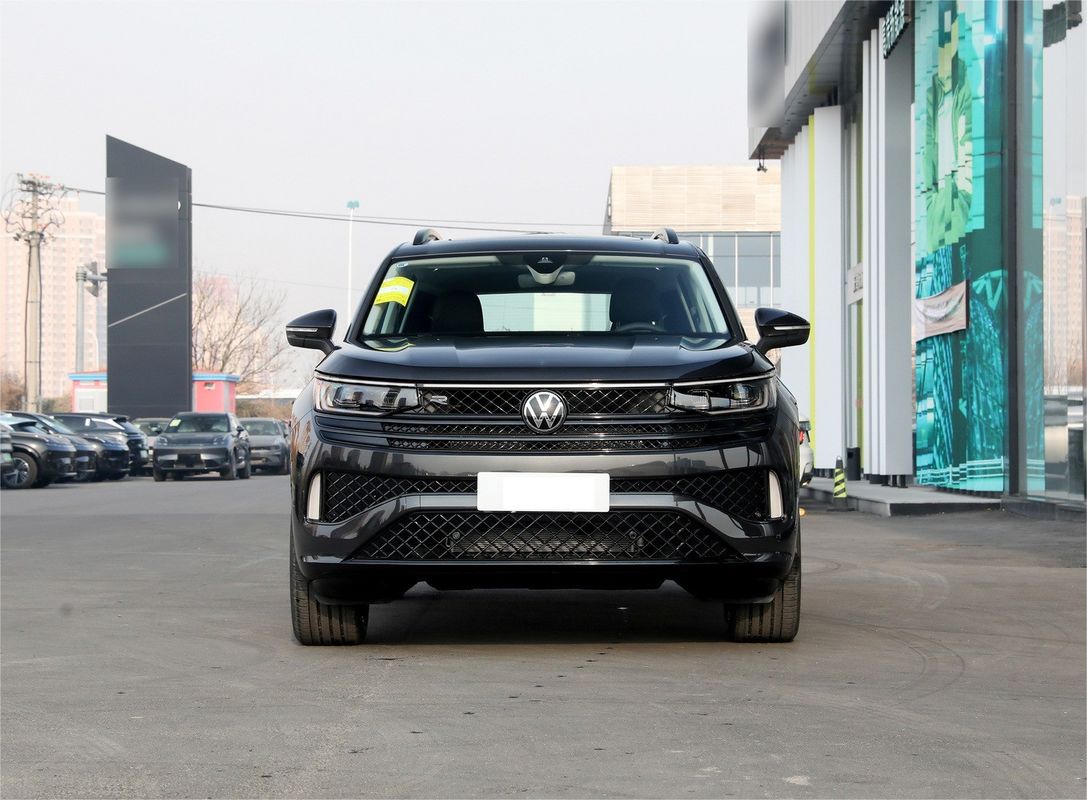 Large Space 2024 VW Tavendor 380TSI R-Line 4WD SUV With Electric Copilot Seat Adjustment