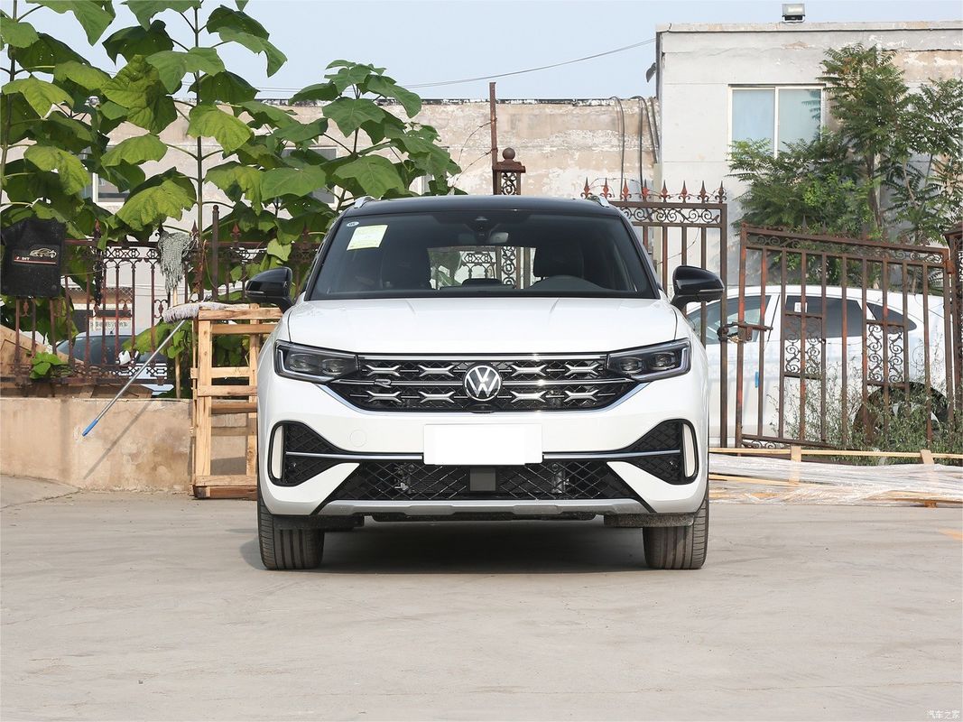 Prestige Mid Size SUV TPMS And Leather Seats 2024 VW Tayron X330TSI