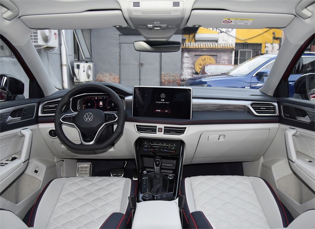 Prestige Mid Size SUV TPMS And Leather Seats 2024 VW Tayron X330TSI