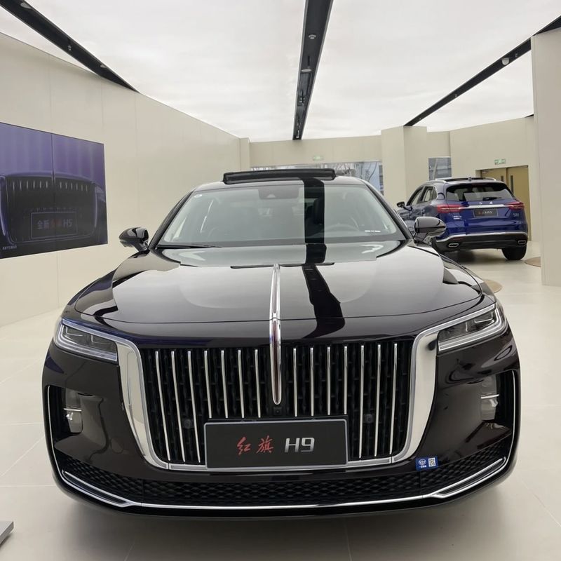 Cars Vehicles Faw Hongqi H9 Gasoline Cars Fuel Car Adult Vehicle with 360° Rear Camera