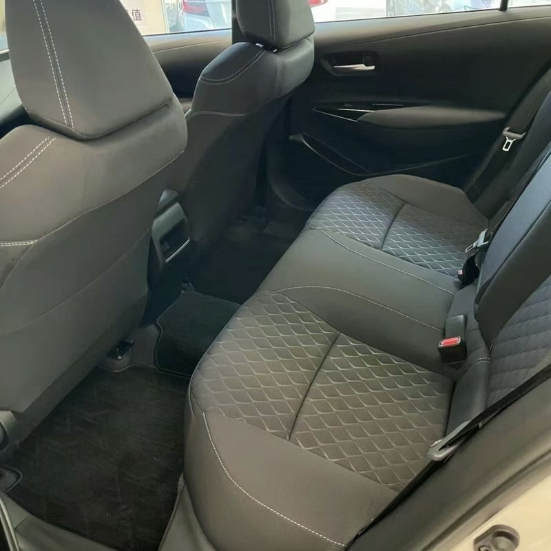 Toyota Asiatic Lion 2.0 Edición Elite Limousine con suspensión trasera de múltiples enlaces