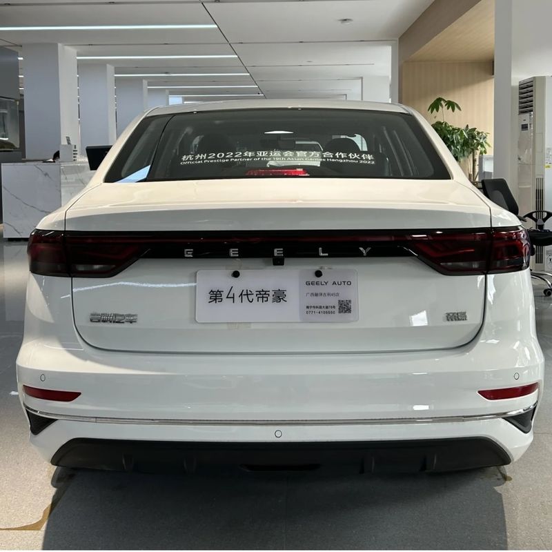 Geely Emgrand 1.5T Geely Binyue Dihao Euro IV Multi-link Rear Suspension White Used Cars