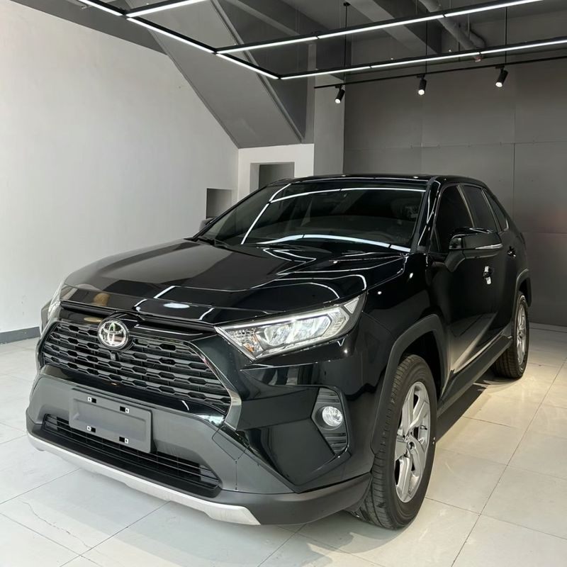 2023 Toyota RAV4 Vehículo híbrido de gasolina con cuatro ruedas de gas para la generación adulta