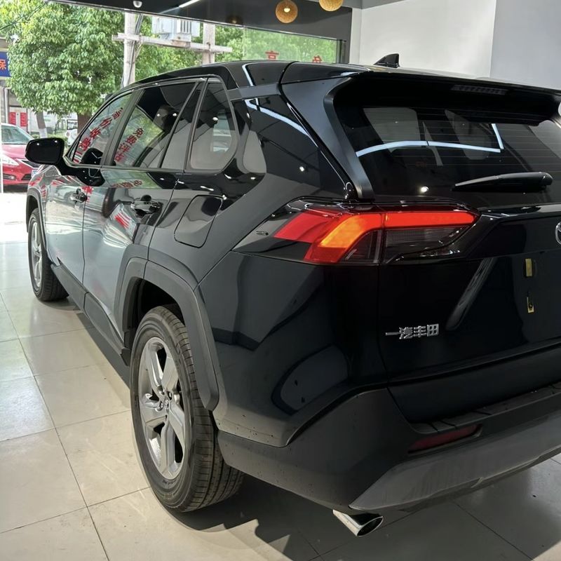 2023 Toyota RAV4 Vehículo híbrido de gasolina con cuatro ruedas de gas para la generación adulta
