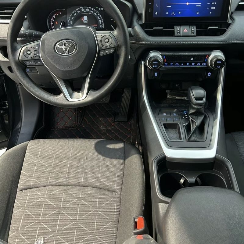 2023 Toyota RAV4 Vehículo híbrido de gasolina con cuatro ruedas de gas para la generación adulta