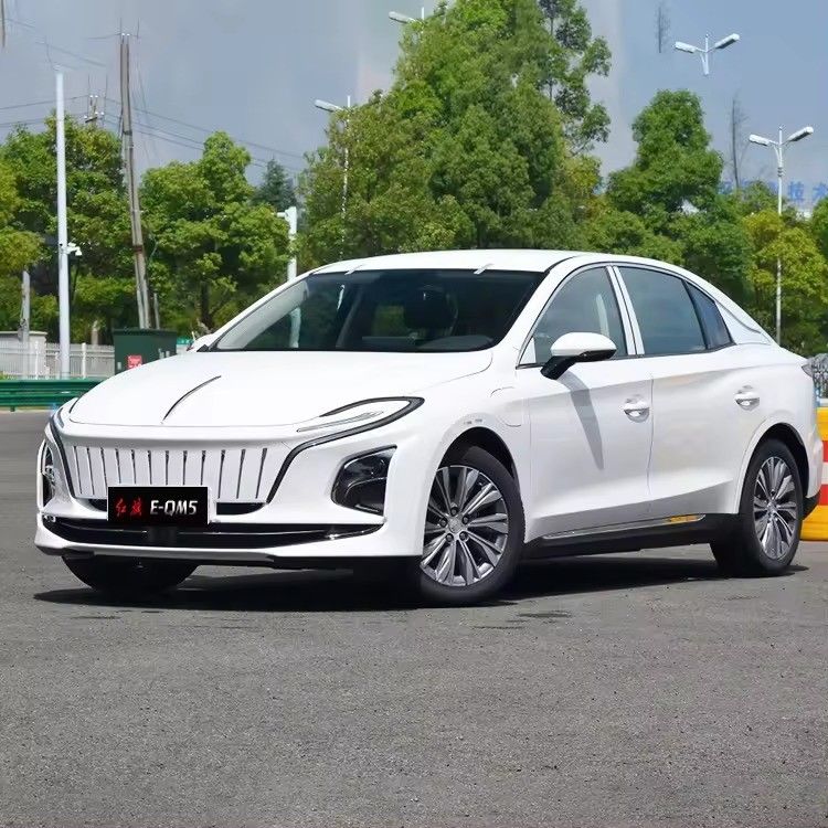Multi-function Steering Wheel 2023 Model 605km Fast Charge Hongqi E-QM5 Electric Cars