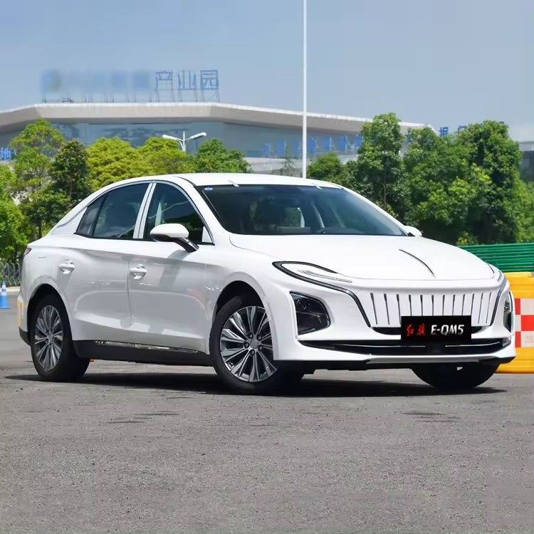 Multi-function Steering Wheel 2023 Model 605km Fast Charge Hongqi E-QM5 Electric Cars