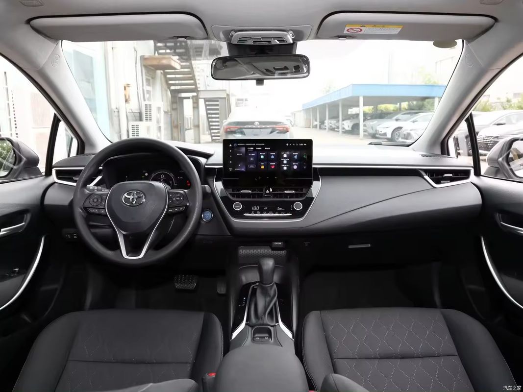 Toyota Asiatic Lion 2.0 Elite Edition Gasoline SUV with Rear Suspension Multi-link