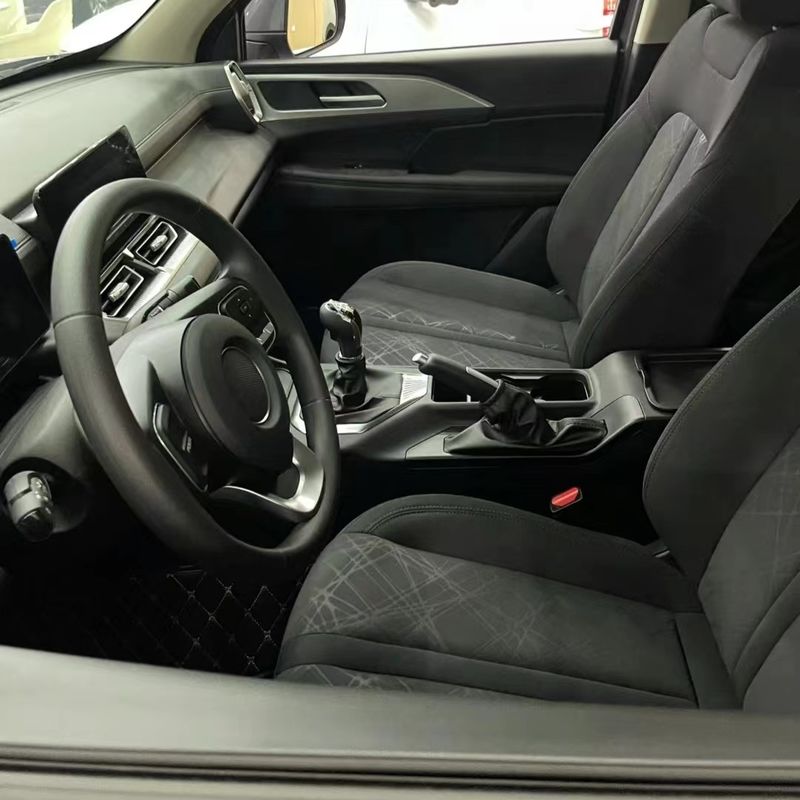 2023 Changcheng Pickup Truck with Automatic Gear Box and Double Wish Bone Front Suspension