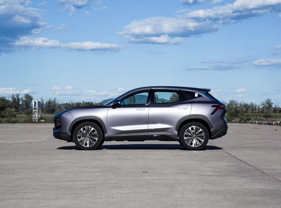 2023 Chery Jetour X70 Plus 2.0T 7DCT Gasoline Suv Car with Manual Driver's Seat Adjustment