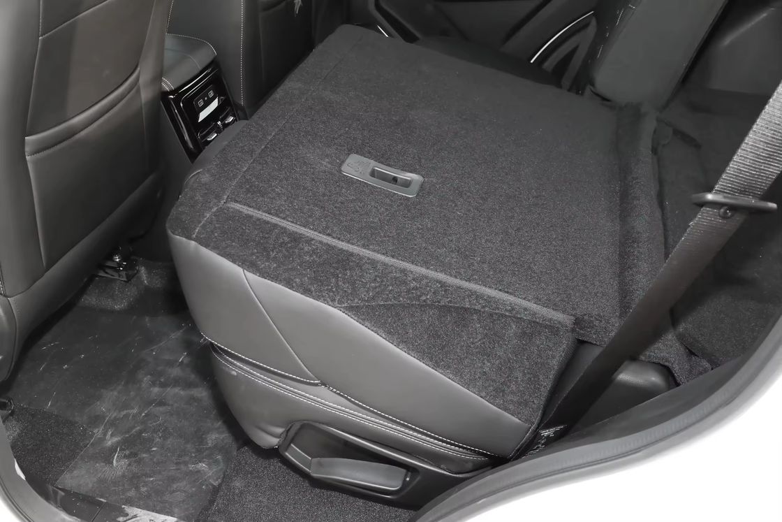 Chery Jetour X70 's Top-Selling 5-Seat Midsize SUV with Leather Interior and FWD