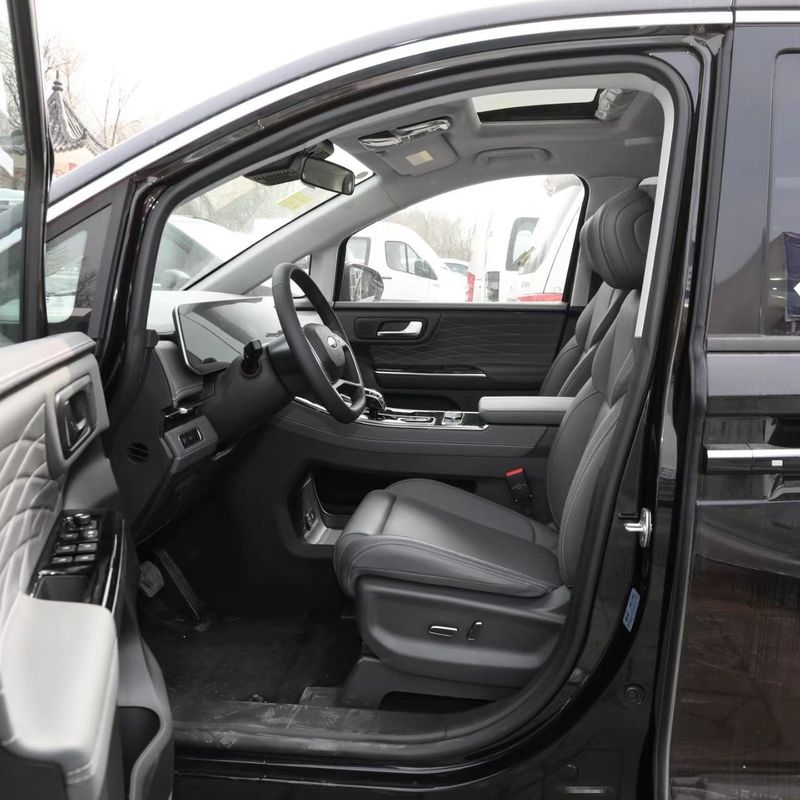 Fabric Seats JAC Ruifeng RF8 2024 2.0T Middle Large MPV ABS 7 Seats Used Car
