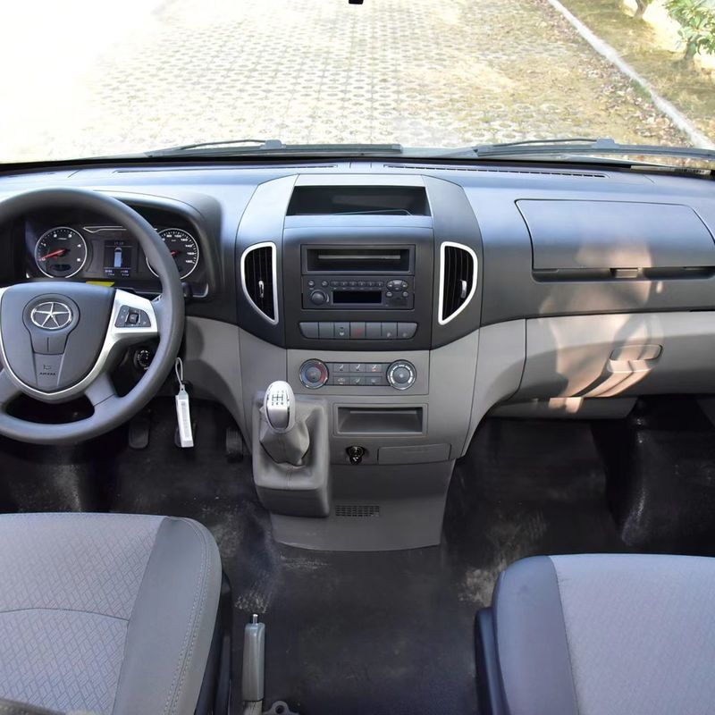 Strength Steel Plates Sedan Car With Fast Charge Time Of 0.5 Hours And Artificial Intelligence Driving System