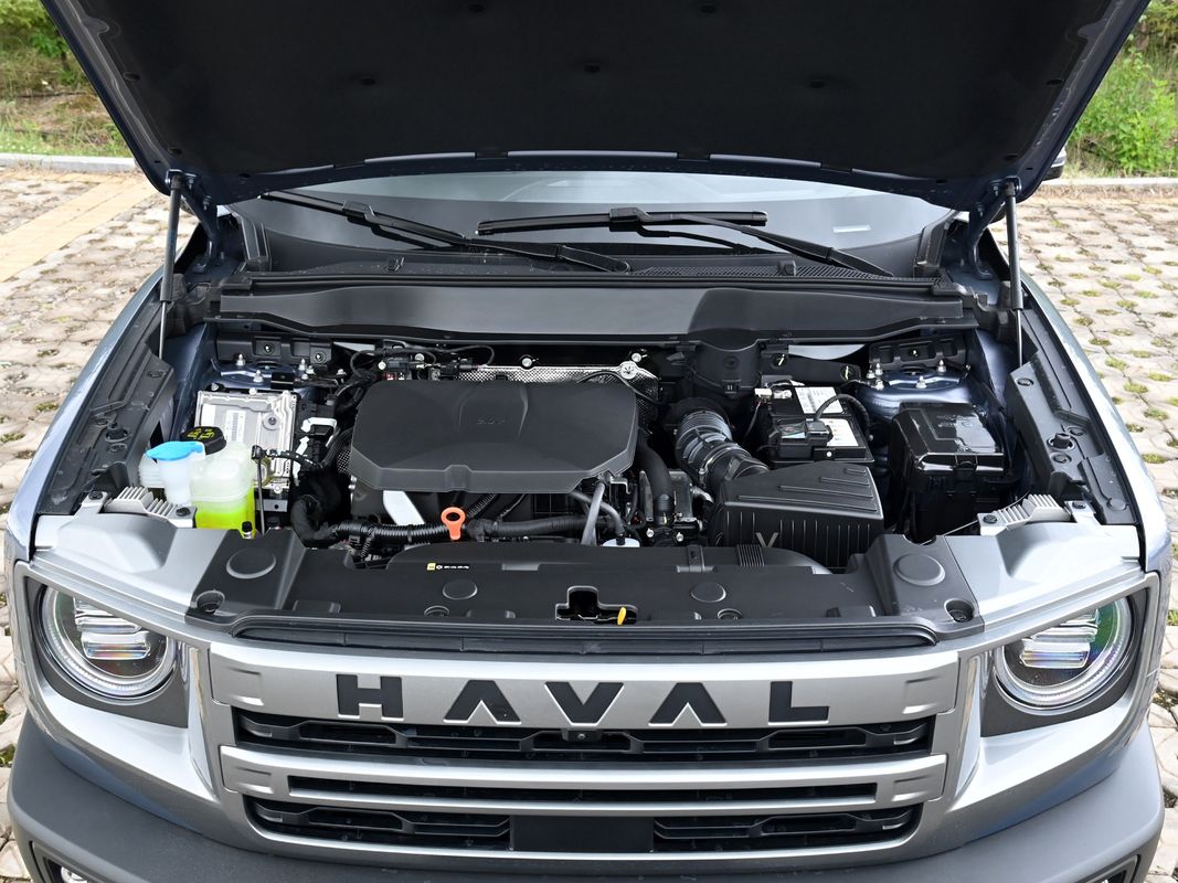 5 Seaters Haval Dargo Bigdog H6s Big Space Gasoline Car With Electric Steering System
